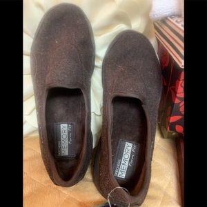 Sketchers Brown fabric shoes